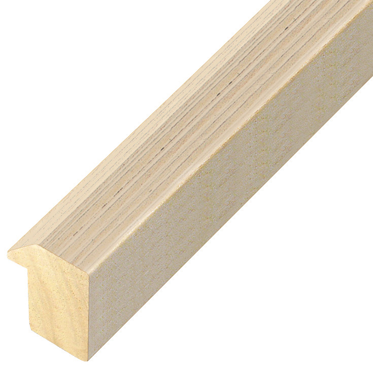 Corner sample of moulding 625CREMA